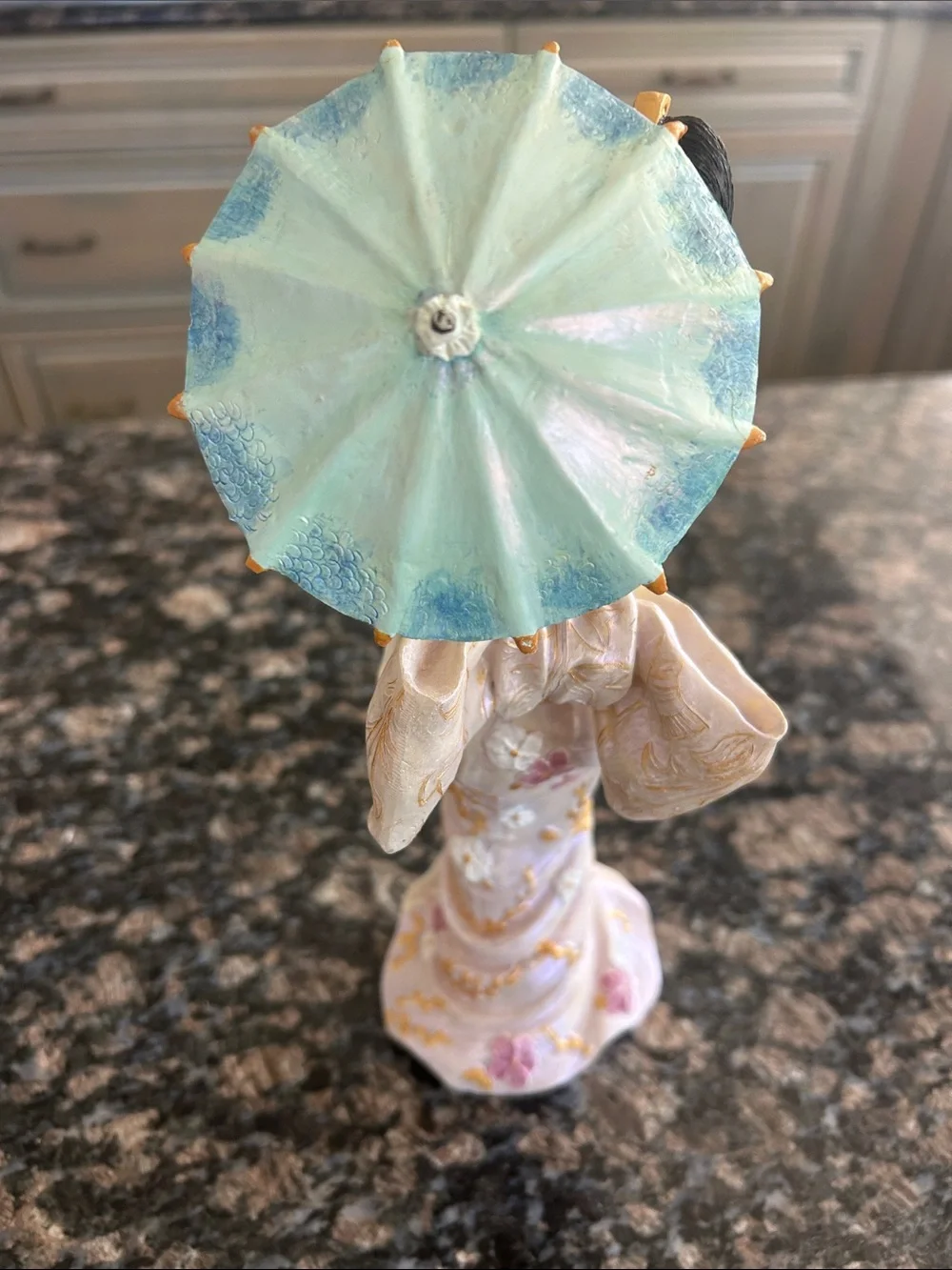 JAPANESE PORCELAIN GEISHA GIRL W UMBRELLA FIGURINE NWT